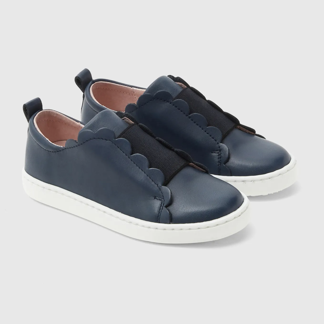 Girl comfort sneakers