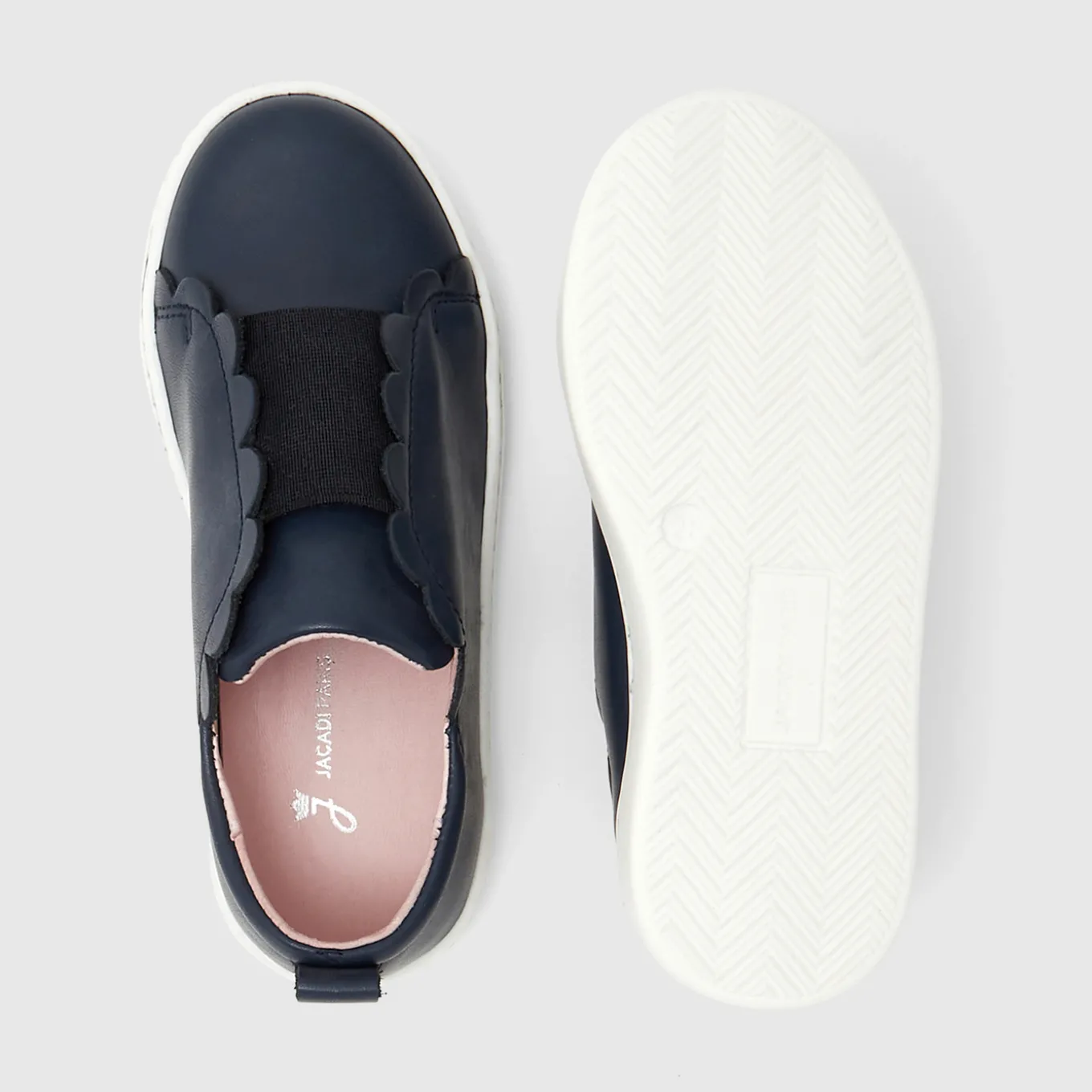 Girl comfort sneakers