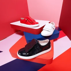Girl tennis shoes with removable tongue